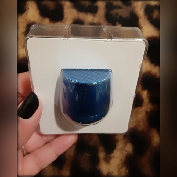 🎶 Red Dot Award Winning Speaker 🎶 - Picture 7 of 14